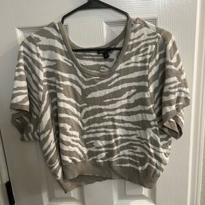 TOBI Taupe and White Zebra Print Short Sleeve Sweater Top